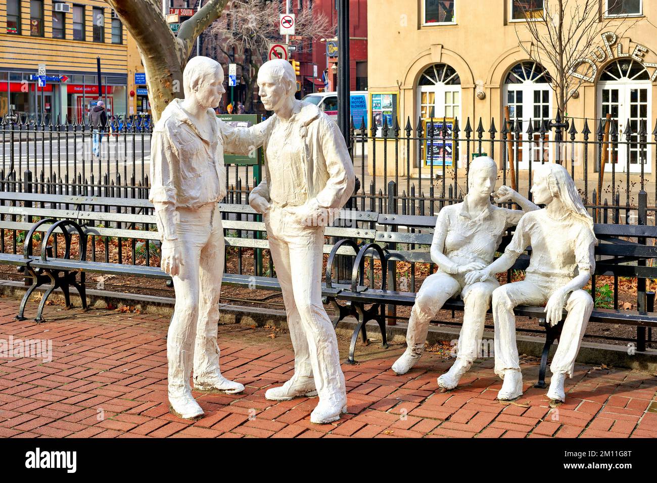 New York. Manhattan. Vereinigte Staaten. Skulptur der Schwulenbefreiung von George Segal im Cristopher Park Stockfoto