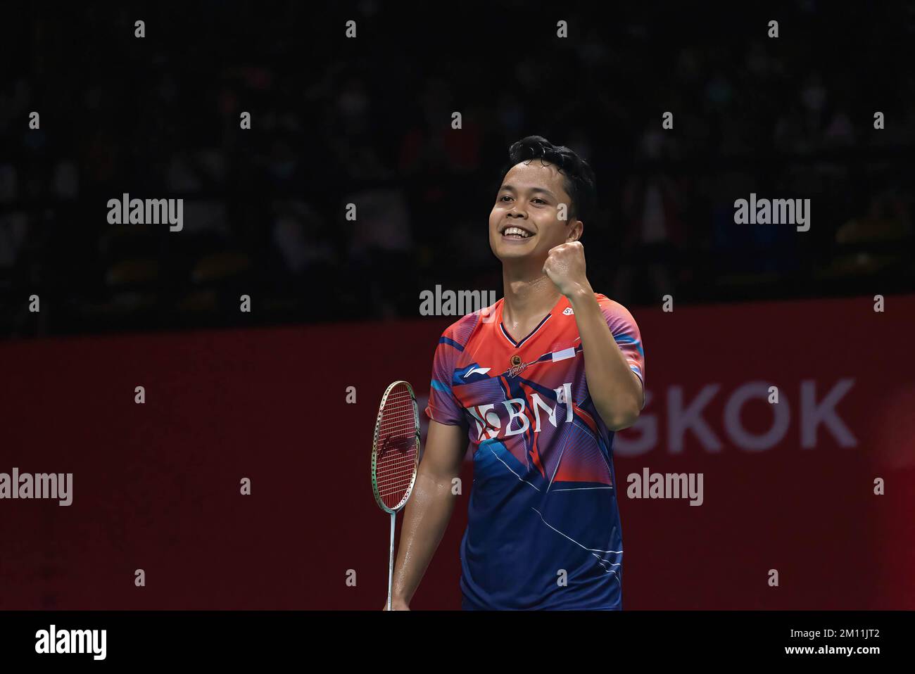 Bangkok, Thailand. 09.. Dezember 2022. Anthony Sinisuka Ginting aus Indonesien wurde während des Badminton Menís Double bei den HSBC BWF World Tour Finals 2022 im Nimibutr Stadium gesehen. Anthony Sinisuka Ginting gewann Loh Kean Yew 2-0 (21-12, 23-21). Kredit: SOPA Images Limited/Alamy Live News Stockfoto