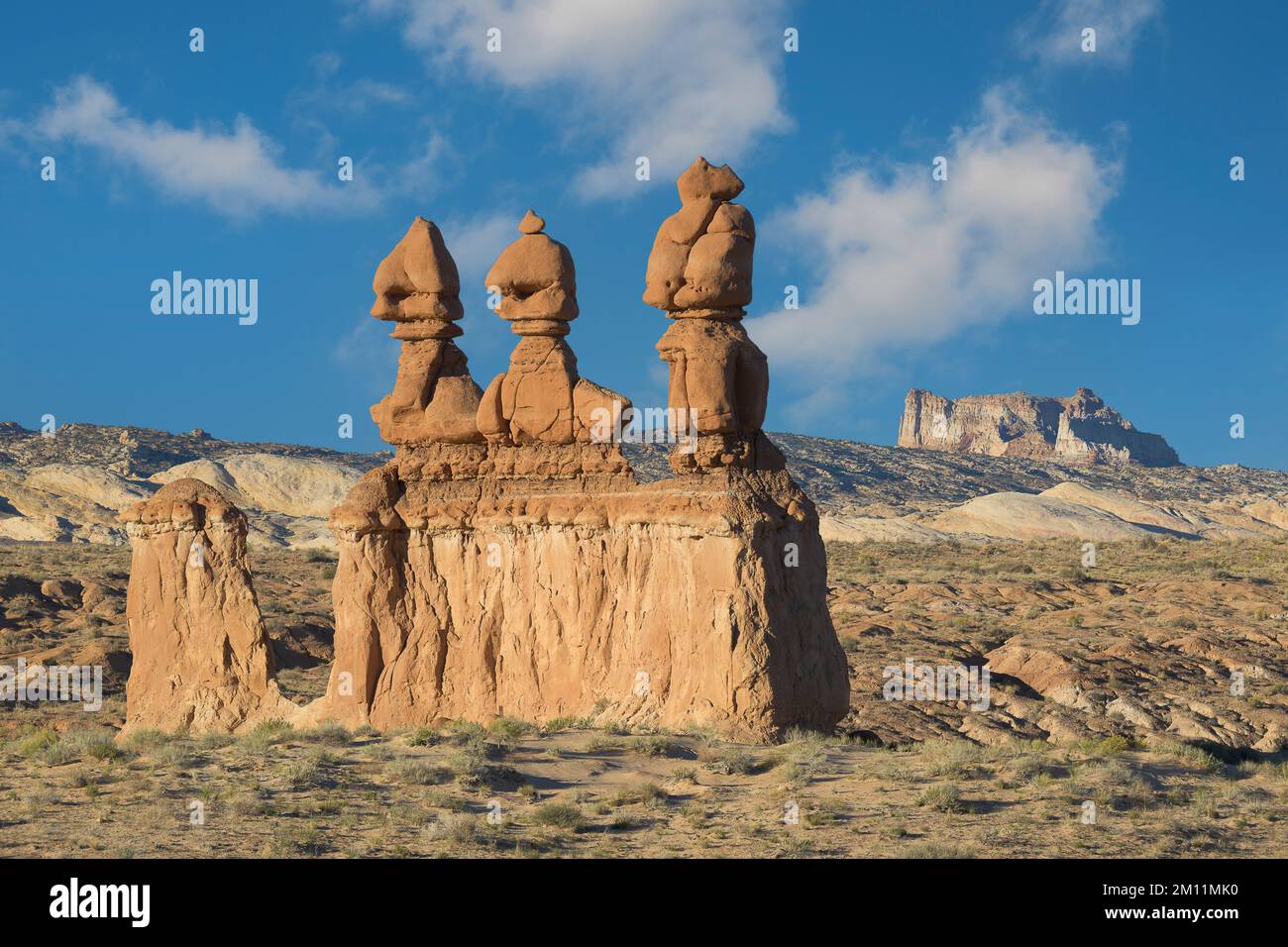 Die Felsformation „Three Sisters“ im Goblin Valley State Park bei Hanksville, Utah Stockfoto