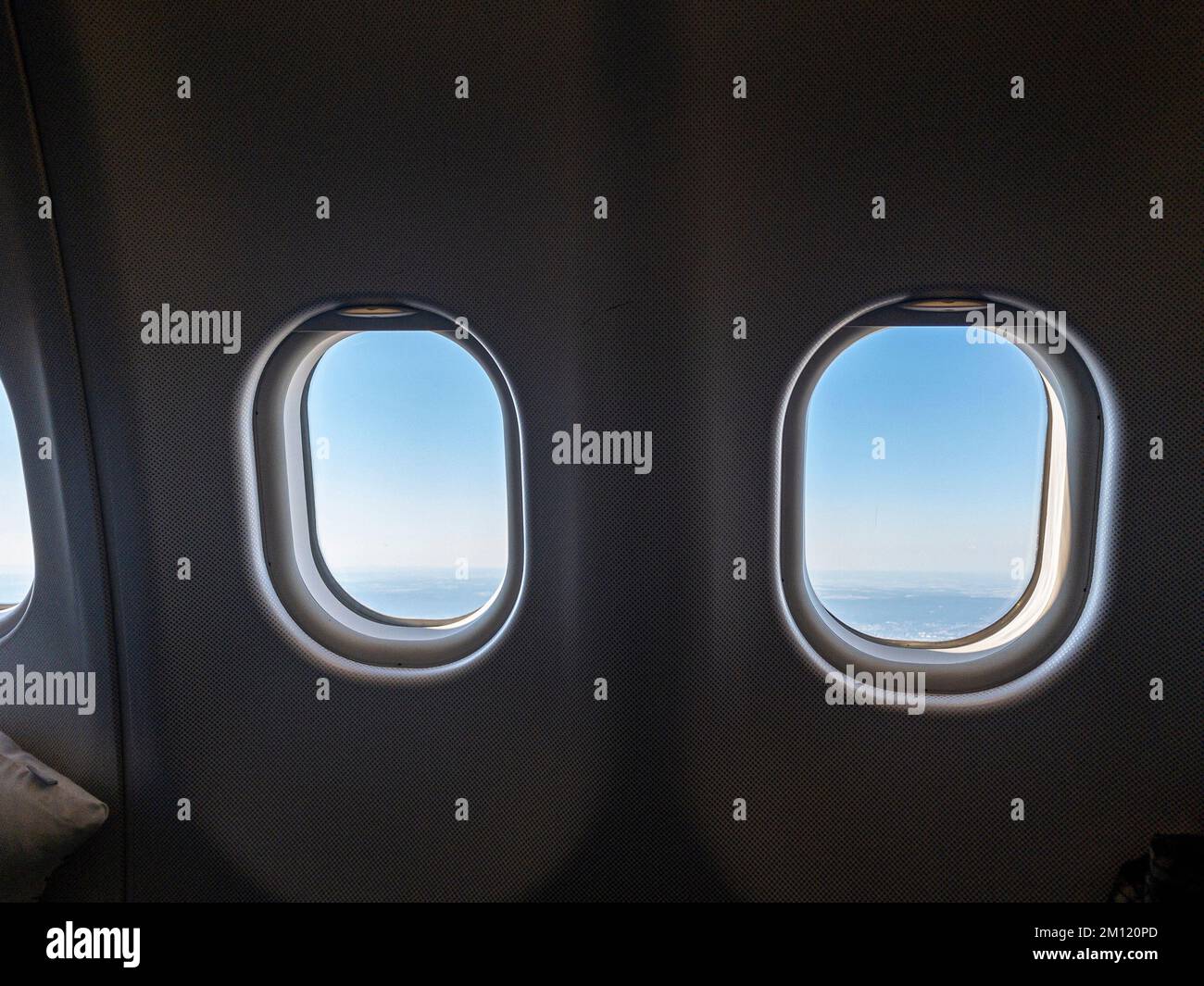 Blick vom Fensterplatz, Flugzeug Stockfoto