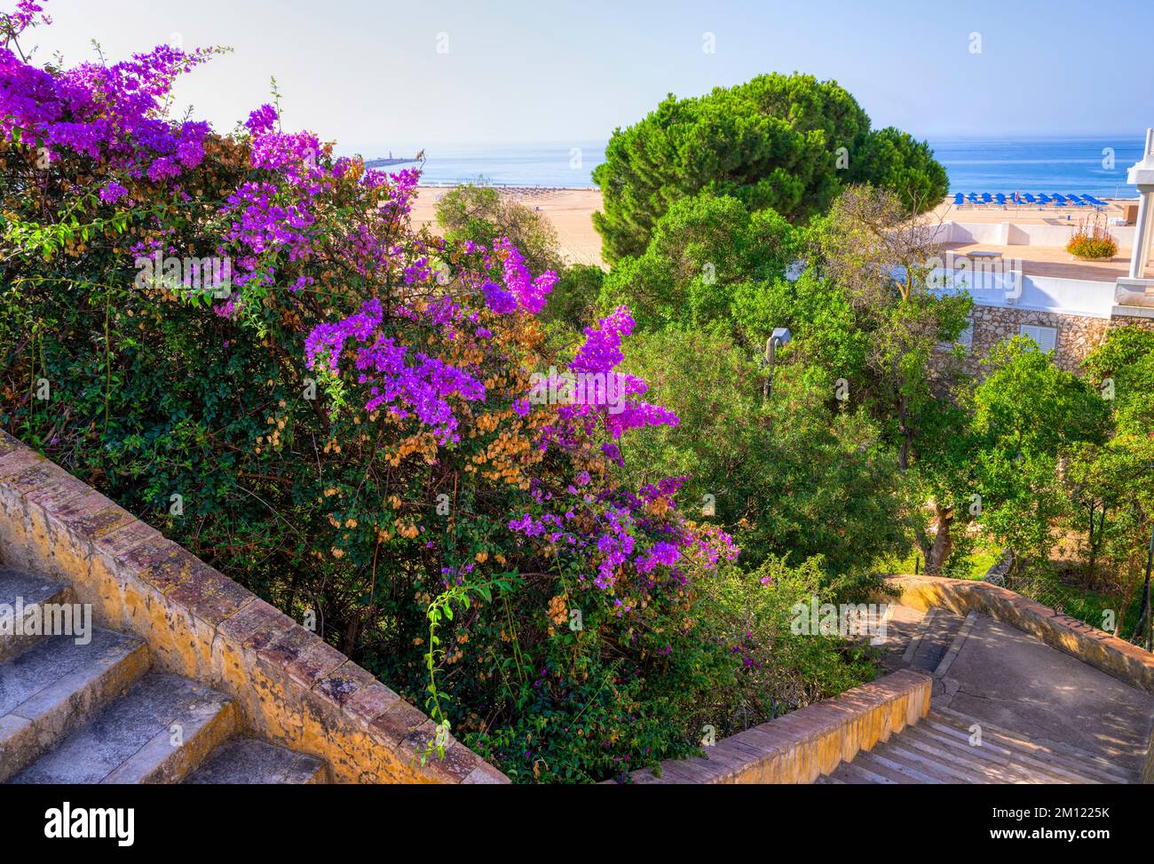 Treppen zum Strand von Praia da Rocha, Portimao, Algarve, Portugal, Europa Stockfoto