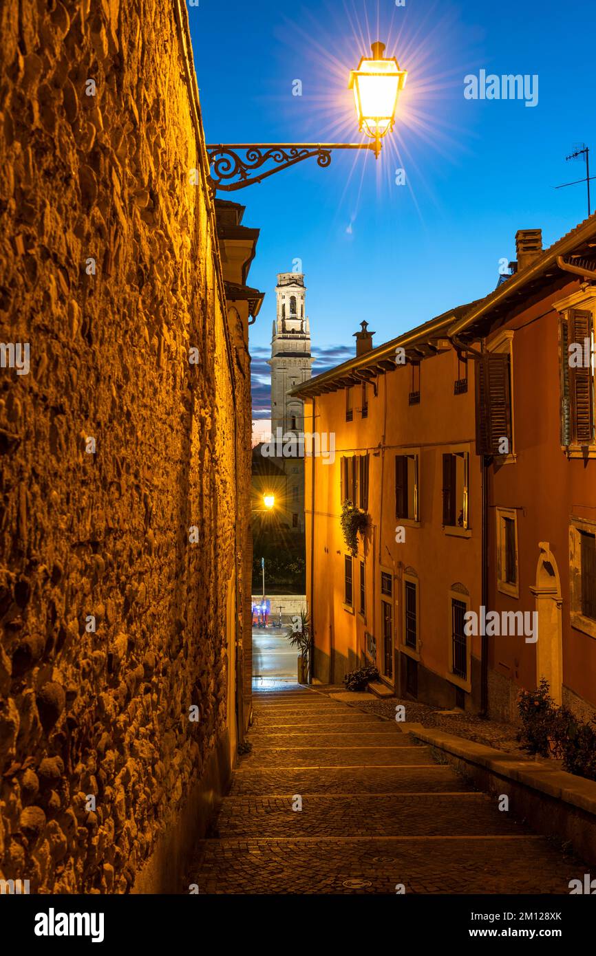 Torre dei Lamberti in der Altstadt von Verona, Italien Stockfoto