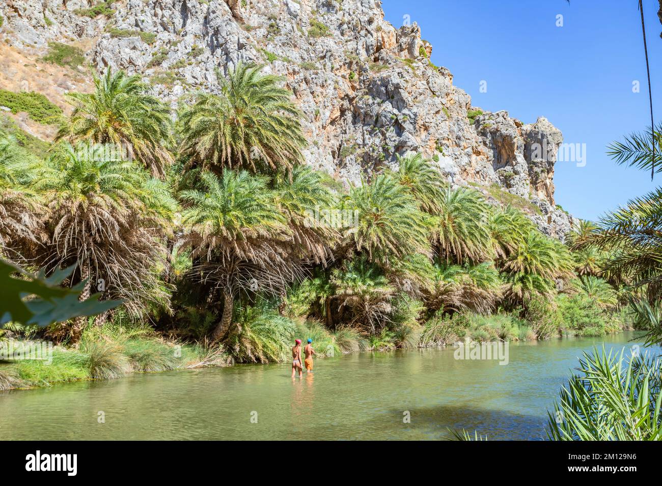 Blick auf den Fluss Megalopotamos und Preveli Palmenwald, Rethymno, Kreta, griechische Inseln, Griechenland Stockfoto