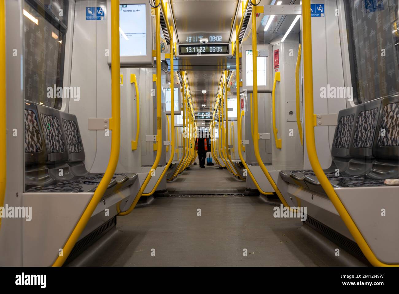 Berlin U-Bahn am Sonntagmorgen, Berlin, Deutschland Stockfoto