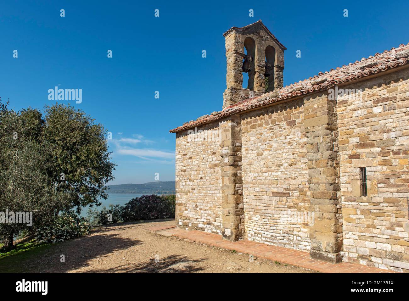 Kirche St. Michael der Erzengel, Pieve di San Michele Arcangelo, Isola Maggiore, Lago Trasimeno, Umbrien, Italien, Europa Stockfoto