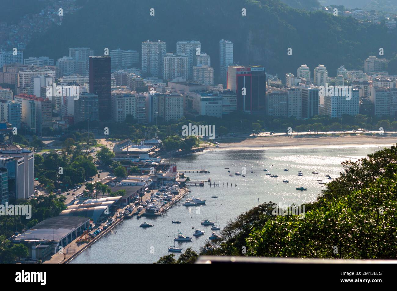 Rio de Janeiro, romantische Stadtdetails bei Sonnenuntergang, schönes weiches Licht über den Wahrzeichen Stockfoto