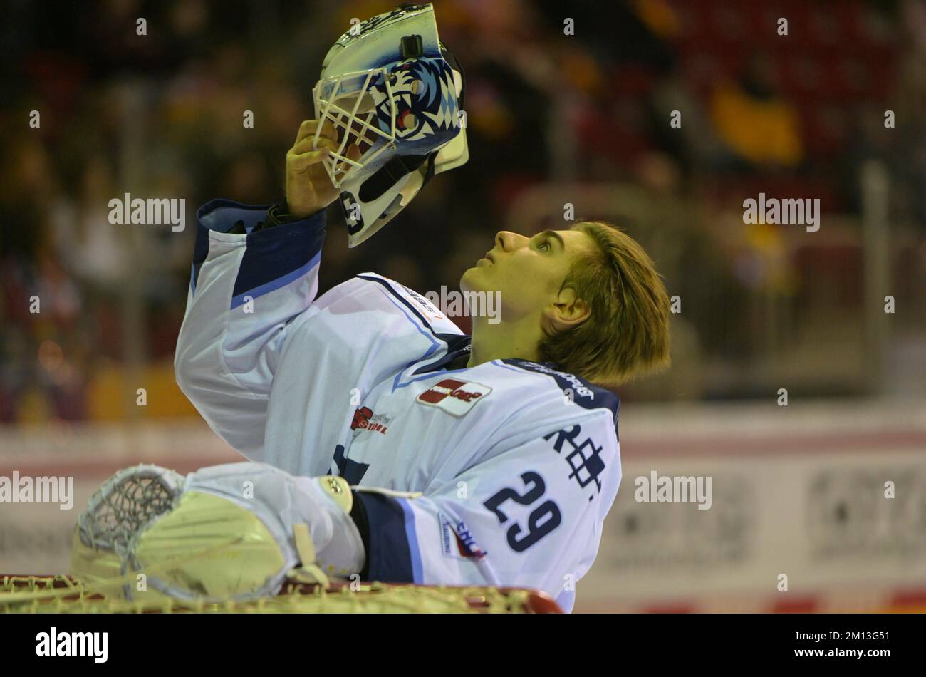 Goalwart Philipp Dietl (STR) Eishockey 1. Bundesliga, DEL Matchday 28, Duesseldorfer EG (DEG) - Straubing Tigers (STR), am 9.. Dezember 2022 in Düsseldorf. Stockfoto