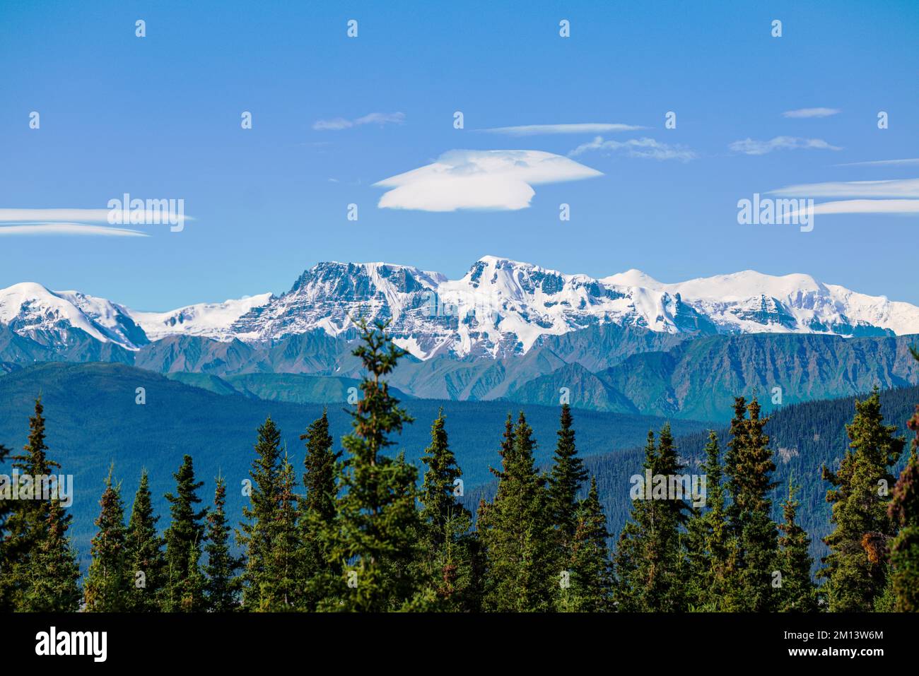 Schneebedeckte St. Elias Mountains; Kluane National Park; Alaska Highway; Yukon Territory; Kanada Stockfoto