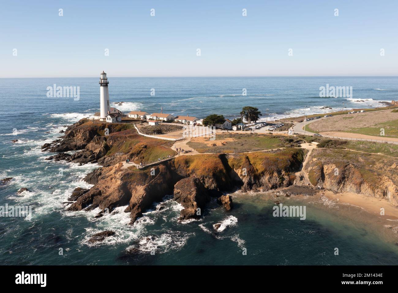 Der Pigeon Point Lighthouse in Kalifornien aus der Vogelperspektive Stockfoto