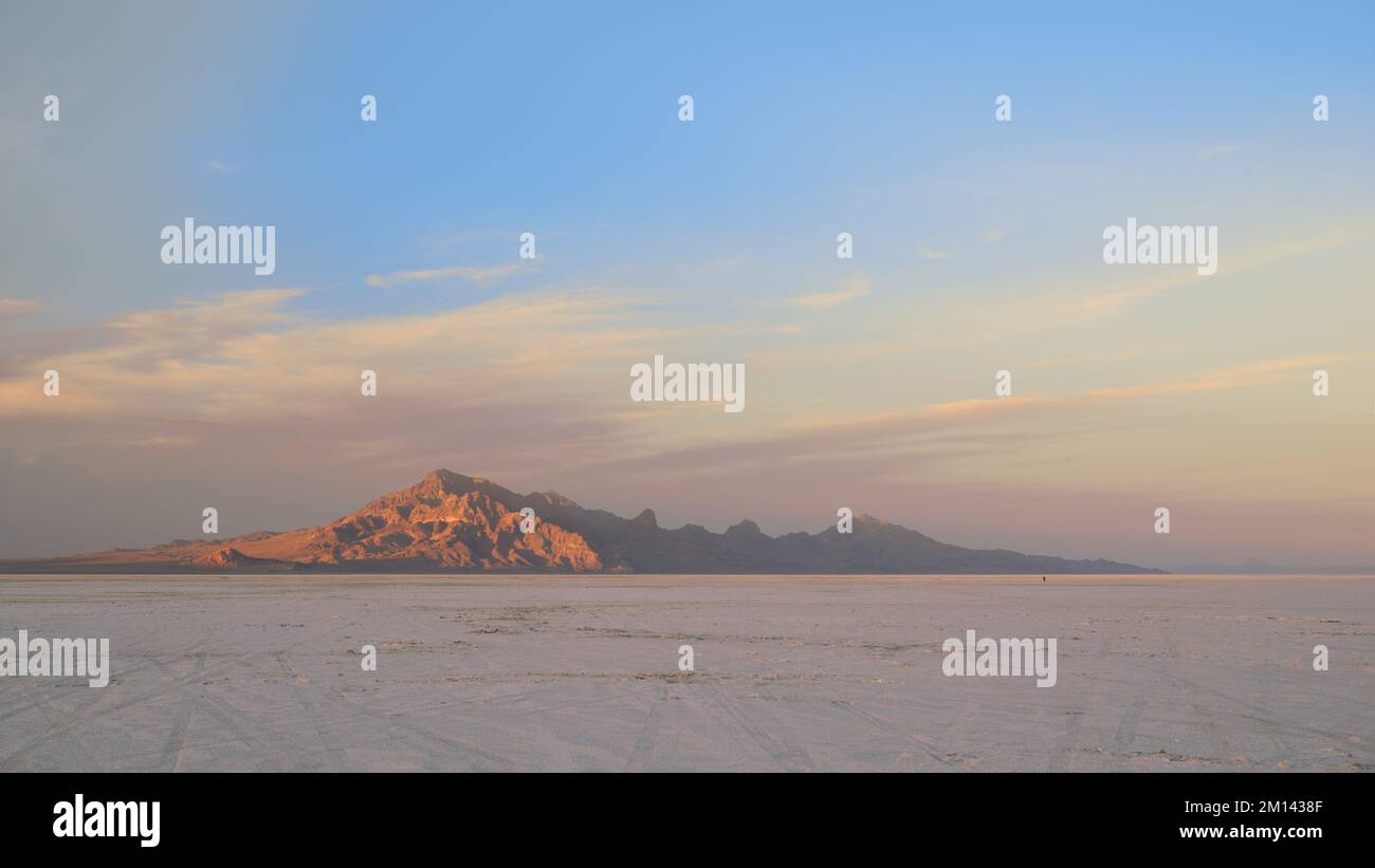 Bonneville Salt Flats in der Dämmerung nahe Wendover, Utah Stockfoto