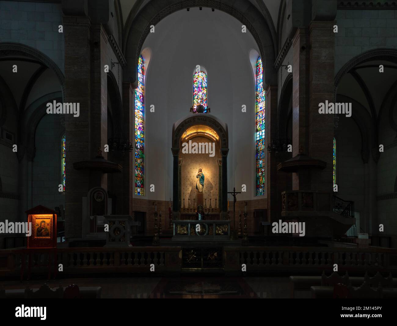 Die Sitze und Dekoration in der Kathedrale von Manila in Manila, Philippinen Stockfoto