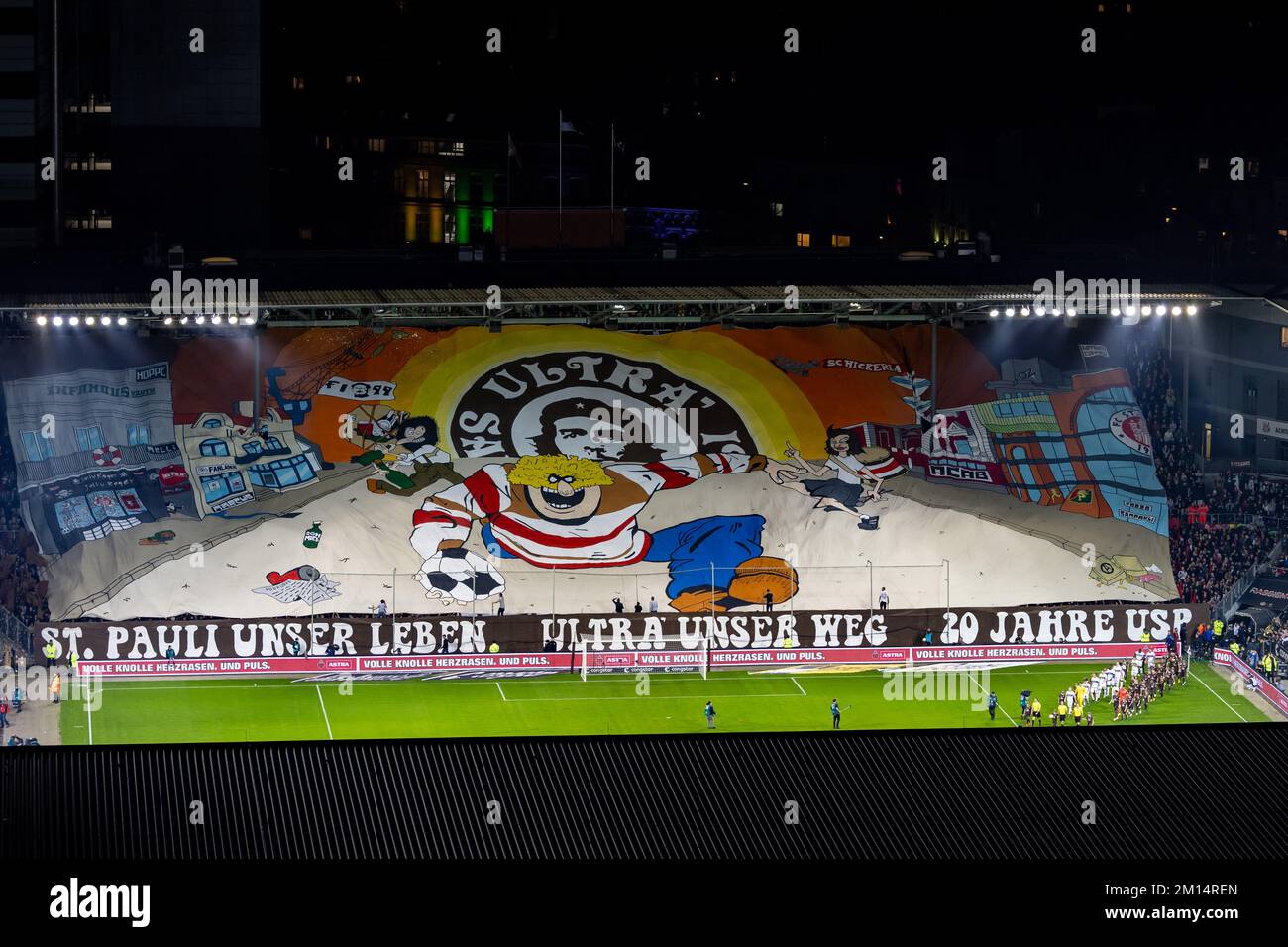 Ein Abschluss der Decke des 20-jährigen Jubiläums von Ultra Saint Pauli im Freien Stockfoto