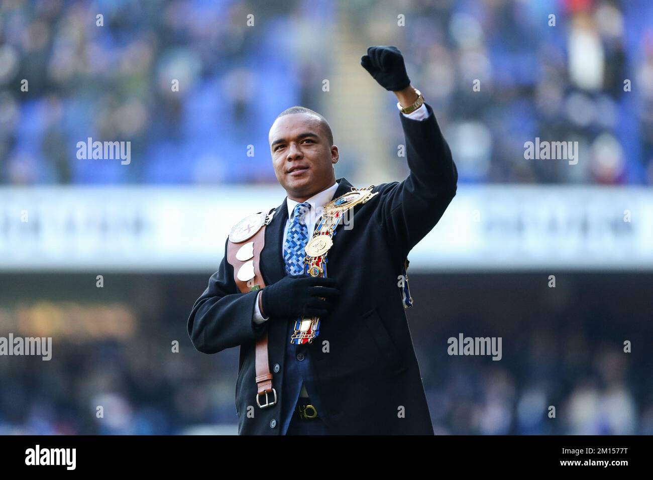 Britischer Schwergewichts-Boxmeister Fabio Wardley in der Halbzeit während des Spiels der Sky Bet League 1, Ipswich Town vs Peterborough in Portman Road, Ipswich, Großbritannien, gesehen am 10.. Dezember 2022 (Foto von Arron Gent/News Images) Stockfoto