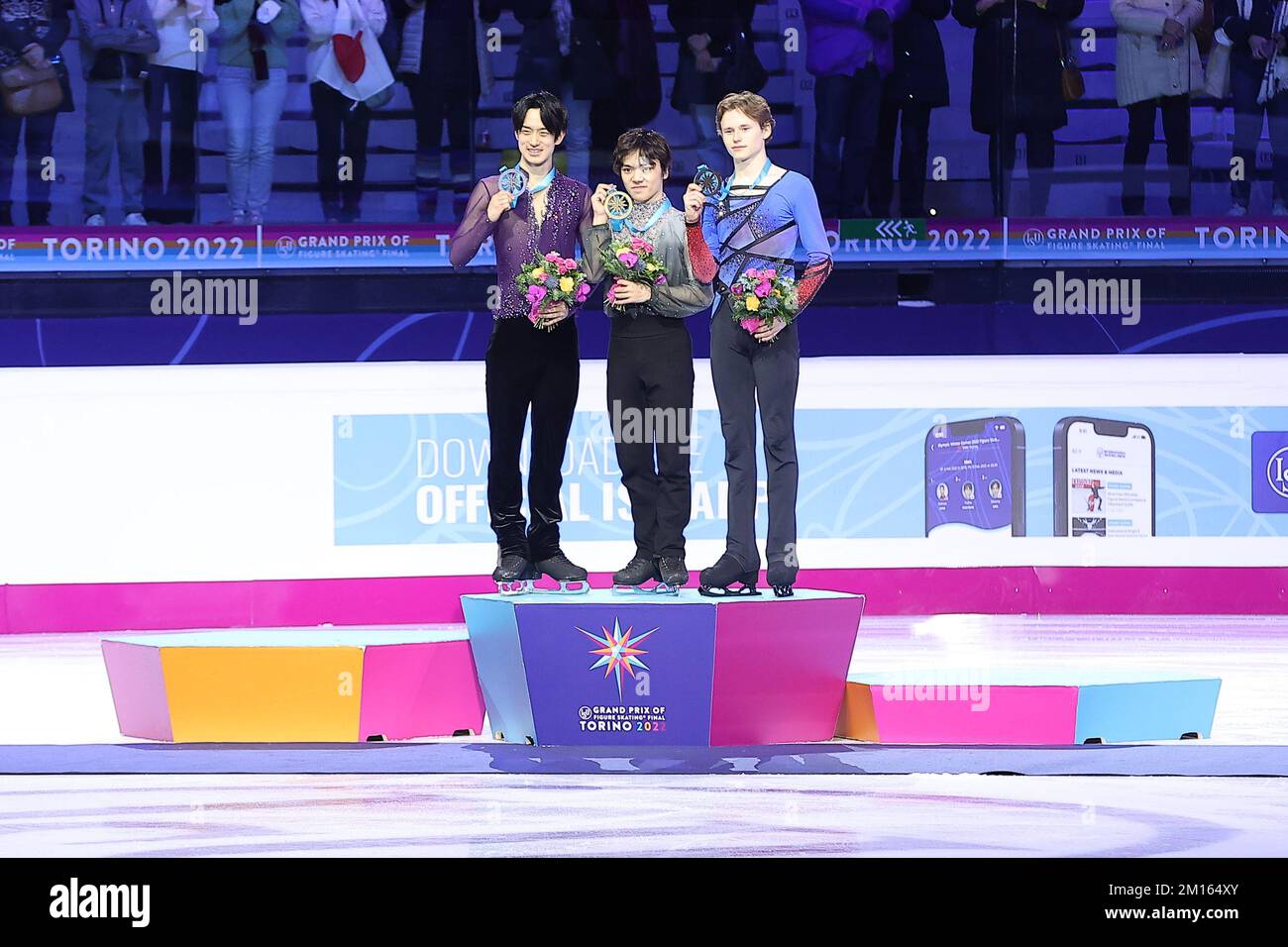 Turin, Italien. 10.. Dezember 2022. Awards Ceremony Men of Grand Prix of Figure Skating Final Torino 2022 (Italien) Kredit: Independent Photo Agency/Alamy Live News Stockfoto