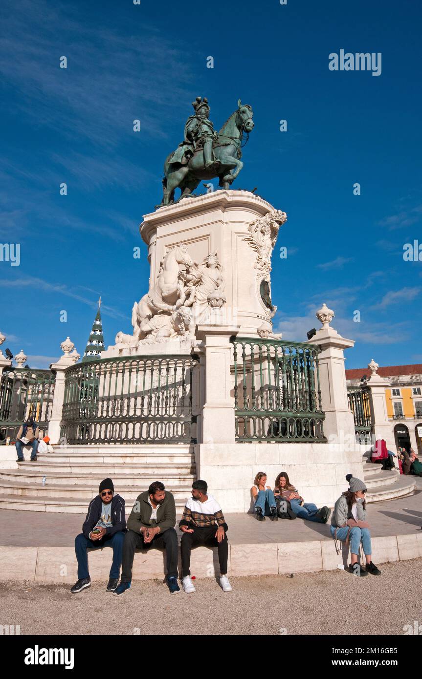 Reiterstatue von König José I. (vom Bildhauer Joaquim Machado de Castro im Jahr 1775), Praca do Comercio, Lissabon, Portugal Stockfoto