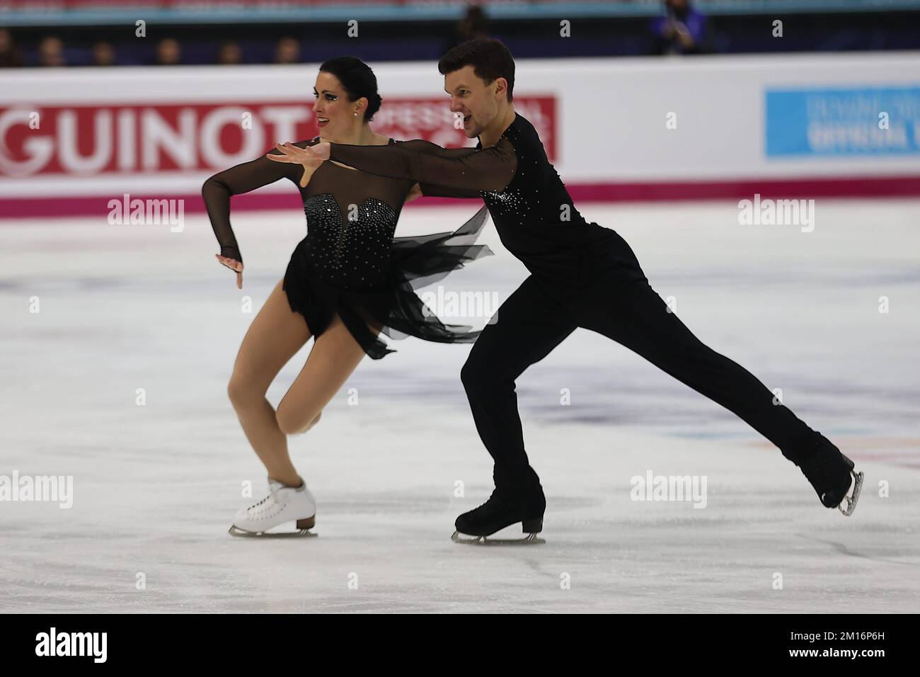 Turin, Italien. 10.. Dezember 2022. Charlene Guignard/Marco Fabbri (Ita) während des Ice Dance Grand Prix des Figure Skating Final Torino 2022 (Italien) Kredit: Independent Photo Agency/Alamy Live News Stockfoto