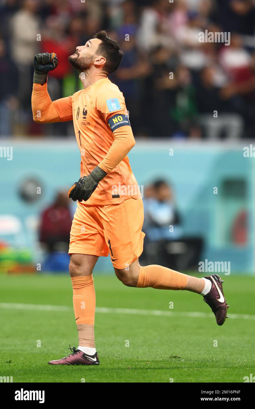 Al-Khor, Katar. 10.. Dezember 2022. Hugo Lloris aus Frankreich feiert das erste Tor seines Teams beim Viertelfinalspiel der FIFA-Weltmeisterschaft 2022 im Al Bayt Stadium in Al Khor, Katar am 10. Dezember 2022. Foto: Chris Brunskill/UPI Credit: UPI/Alamy Live News Stockfoto