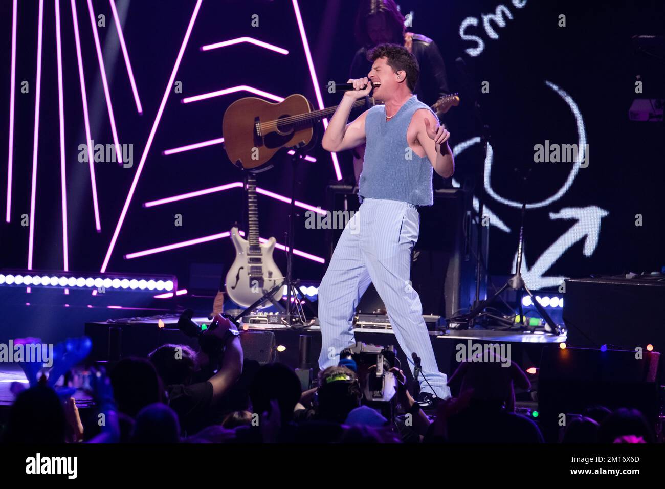 Charlie Puth tritt am 9. Dezember 2022 auf der Bühne des iHeartRadio Z100's Jingle Ball 2022 auf, präsentiert von Capital One im Madison Square Garden in New York, New York. Foto: Jeremy Smith/imageSPACE/Sipa USA Stockfoto