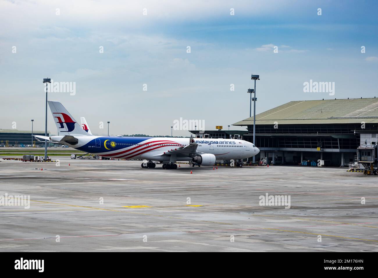 Kuala Lumpur, Malaysia - Dezember 2022: Flugzeug der Malaysia Airlines am Kuala Lumpur International Airport. Malaysia Airlines ist die Flaggenfluggesellschaft Stockfoto
