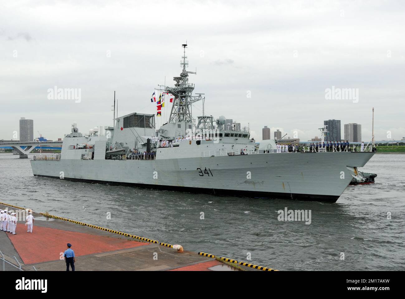 Tokio, Japan - 25. August 2011: Royal Canadian Navy HMCS Ottawa (FFH 341), Fregatte der Halifax-Klasse. Stockfoto