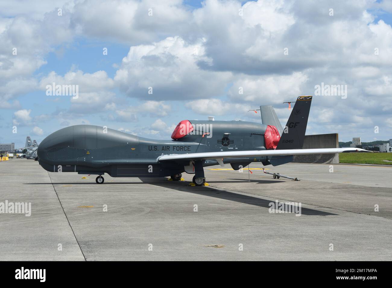 Tokio, Japan - 22. Mai 2022: United States Air Force Northrop Grumman RQ-4B Global Hawk unbemannte Überwachungsflugzeuge. Stockfoto