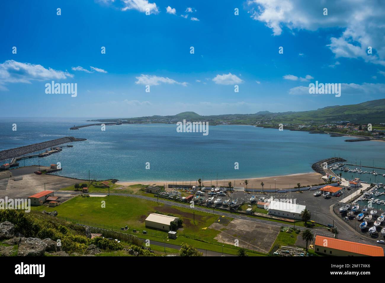 Überblicken Sie Praia da Vittoria vom Gazebo Fackelmonument, Insel Terceira, Azoren, Portugal, Europa Stockfoto