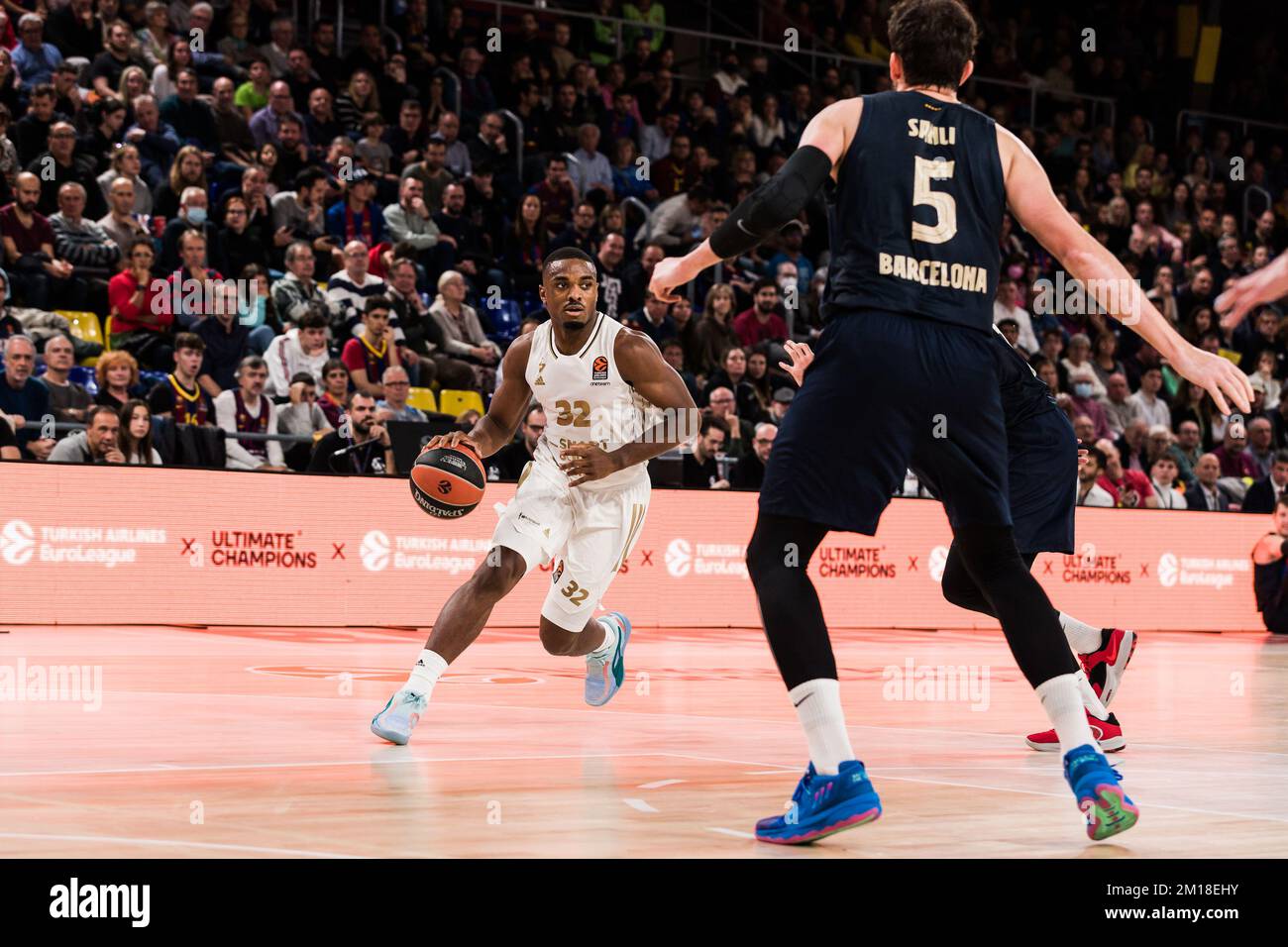 Retin Obasohan von LDLC Asvel während des EuroLeague-Basketballspiels der Turkish Airlines zwischen dem FC Barcelona und LDLC Asvel am 9. Dezember 2022 im Palau Blaugrana in Barcelona, Spanien - Foto: Javier Borrego/DPPI/LiveMedia Stockfoto