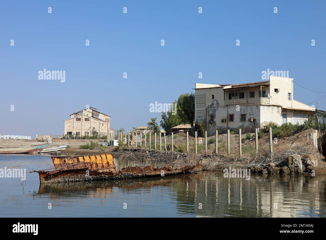 Zerstörte Gebäude im eritreischen Hafen von Massawa Stockfoto