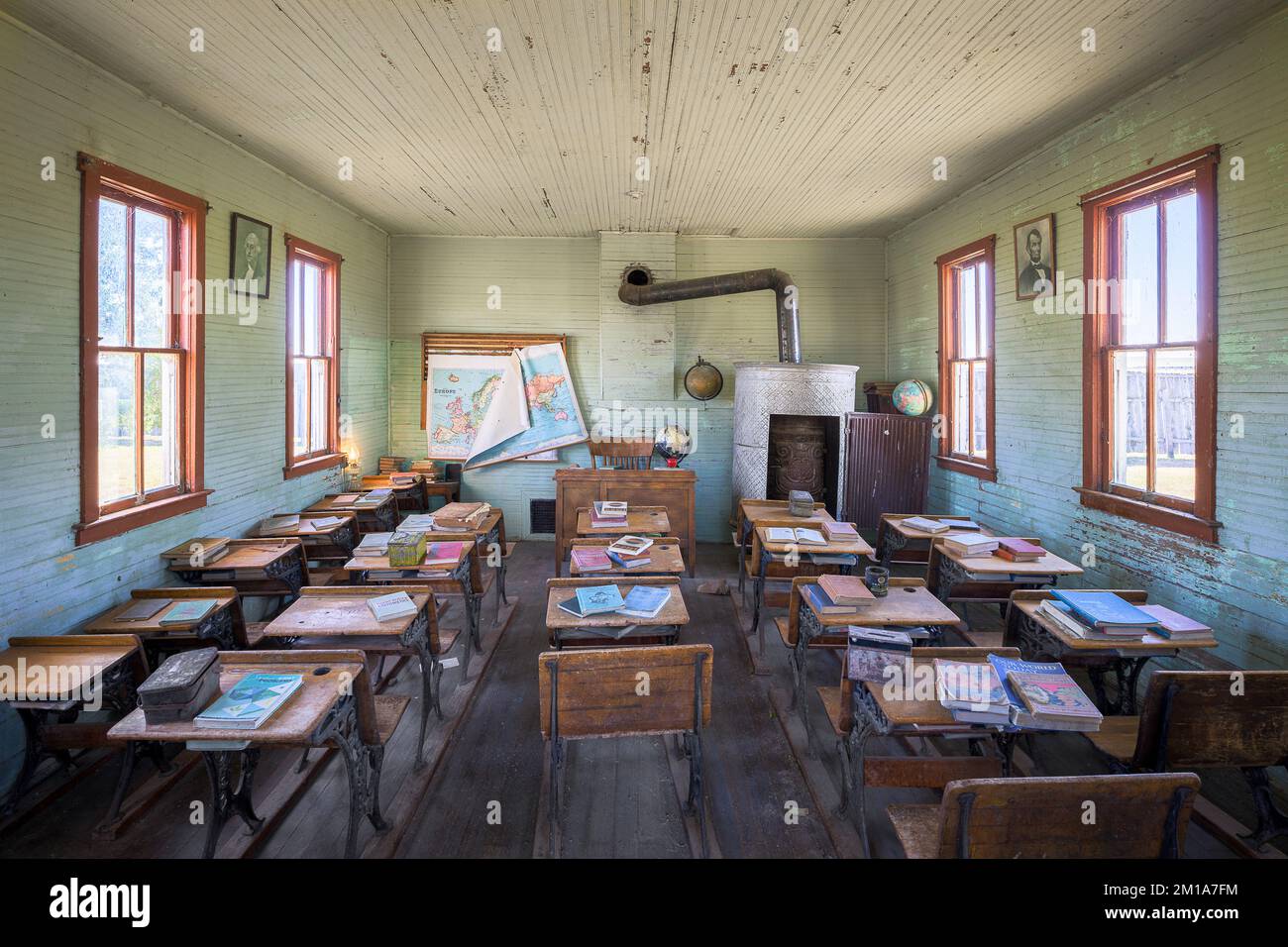 Innenausstattung des einstufigen Schulhauses im 1880 Town in Midland, South Dakota Stockfoto