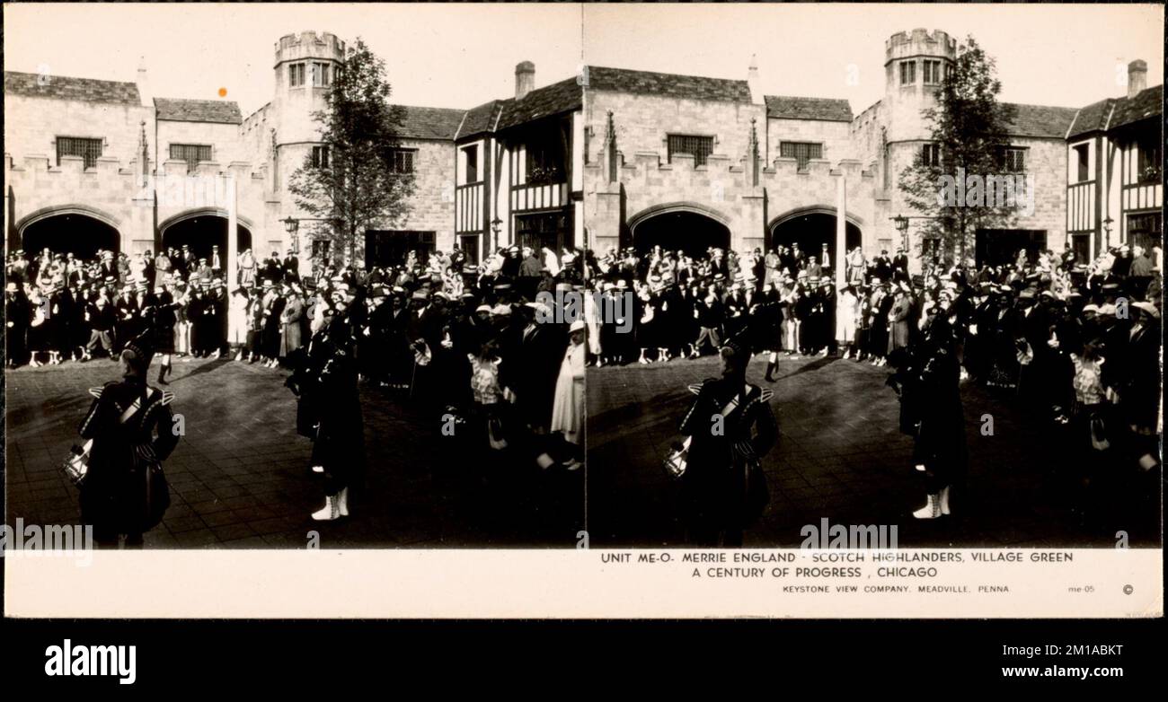 Einheit ME-O. Merrie England - Scotch Highlanders. Village Green , Zuschauer, Musiker, Century of Progress International Exposition 1933-1934 : Chicago, Ill. Stockfoto