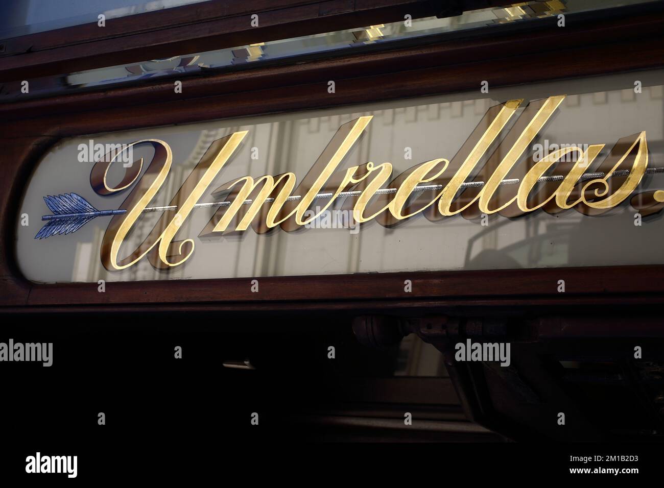 Der James Smith & Son Schirmladen in der New Oxford Street ist eine echte Zeitmaschine. Fast unverändert seit seiner Eröffnung im Jahr 1830. Stockfoto