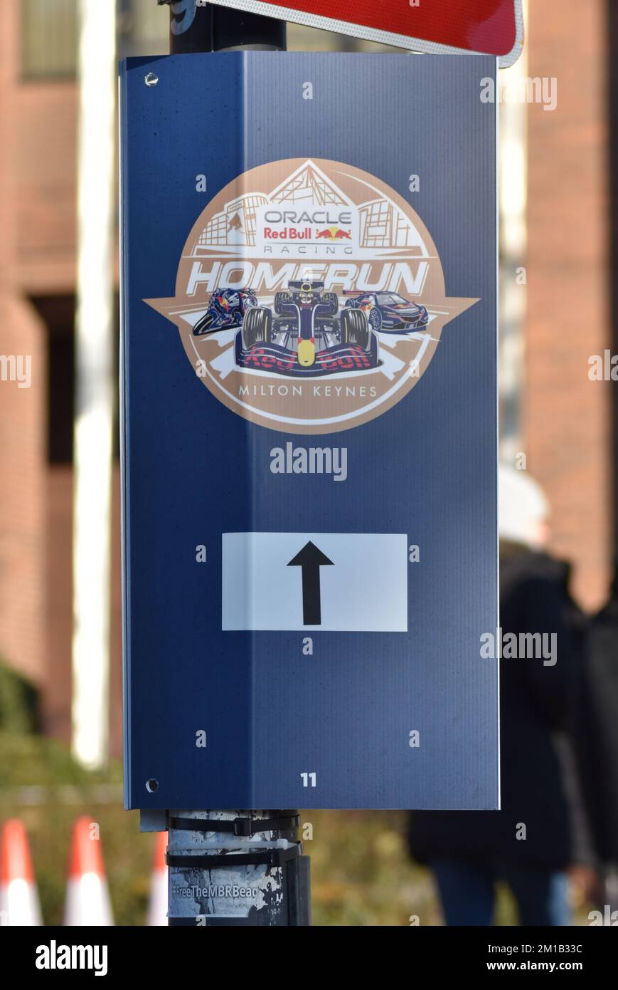 Schild am Redbull Racing's Homerun im Zentrum von Milton Keynes am 10. Dezember 2022. Stockfoto