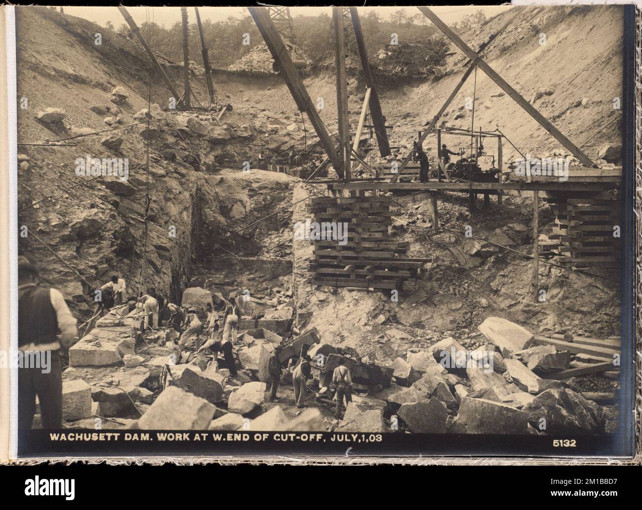 Wachusett Dam, Arbeit am westlichen Ende des Cut-off, Clinton, Mass., 1. Juli 1903 Wasserwerke, Dämme, Baustellen Stockfoto