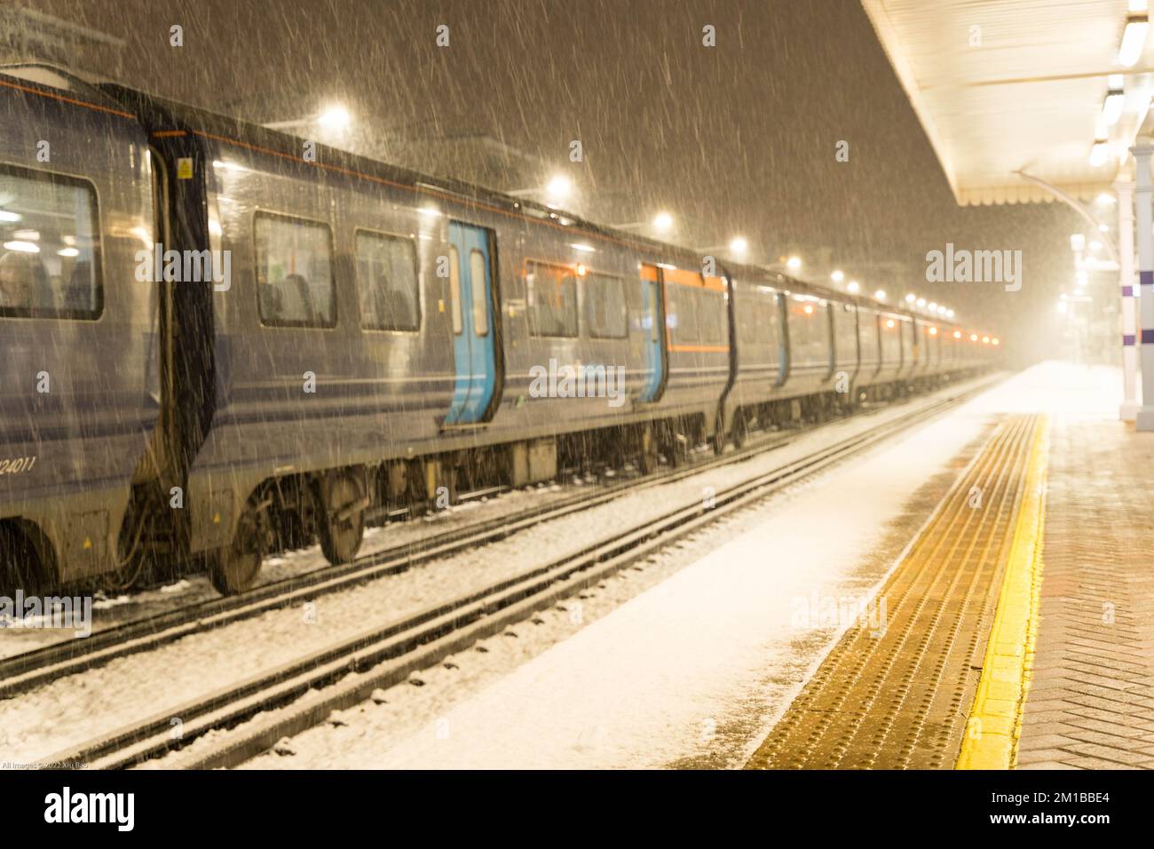 London UK 11 . Dezember 2022 . Wetter in Großbritannien. der arktische Frost bringt Schneefälle in greenwich, Südost-London, England, mit sich. Kredit: Glosszoom/Alamy Live News Stockfoto