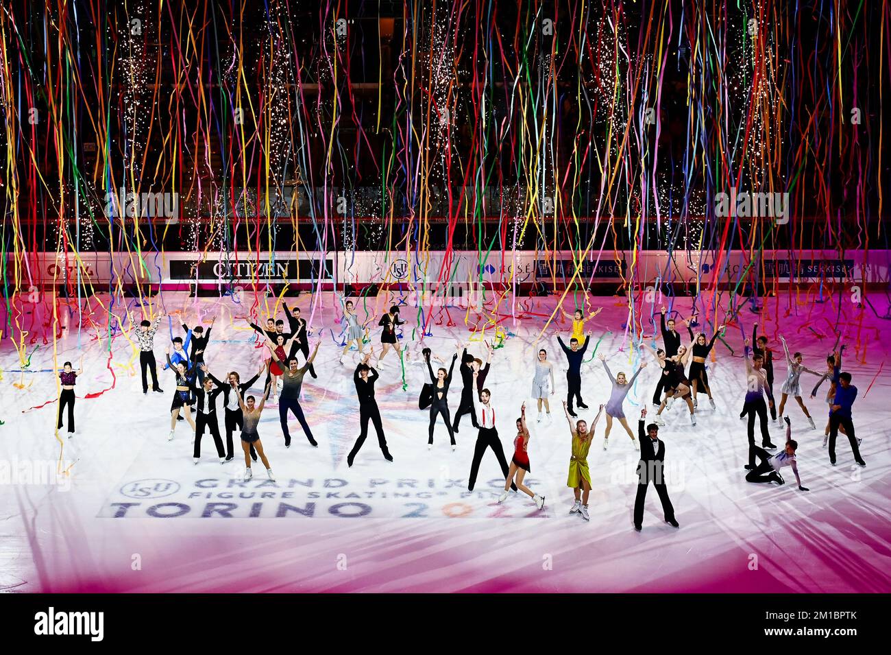 Turin, Italien. 11.. Dezember 2022. Am Ende der Gala-Ausstellung am 4. Tag des ISU Grand Prix of Figure Skating Finales ist eine allgemeine Ansicht zu sehen. Kredit: Nicolò Campo/Alamy Live News Stockfoto