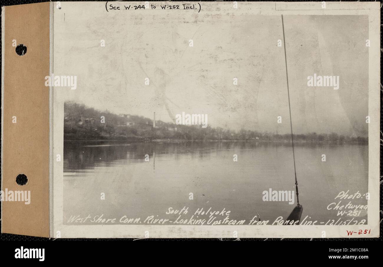 West Shore, Connecticut River, stromaufwärts von der Range Line, South Holyoke, Massachusetts, 15. Dezember 1928, Wasserwerke, Immobilien, Flüsse, Wassereinzugsgebiete, hygienische Bedingungen, allgemeine Ansichten Stockfoto