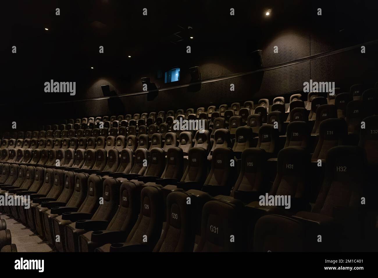 Auditorium mit leeren Sitzplätzen im Kinostil, Konferenz in Kürze beginnt, mexiko Stockfoto