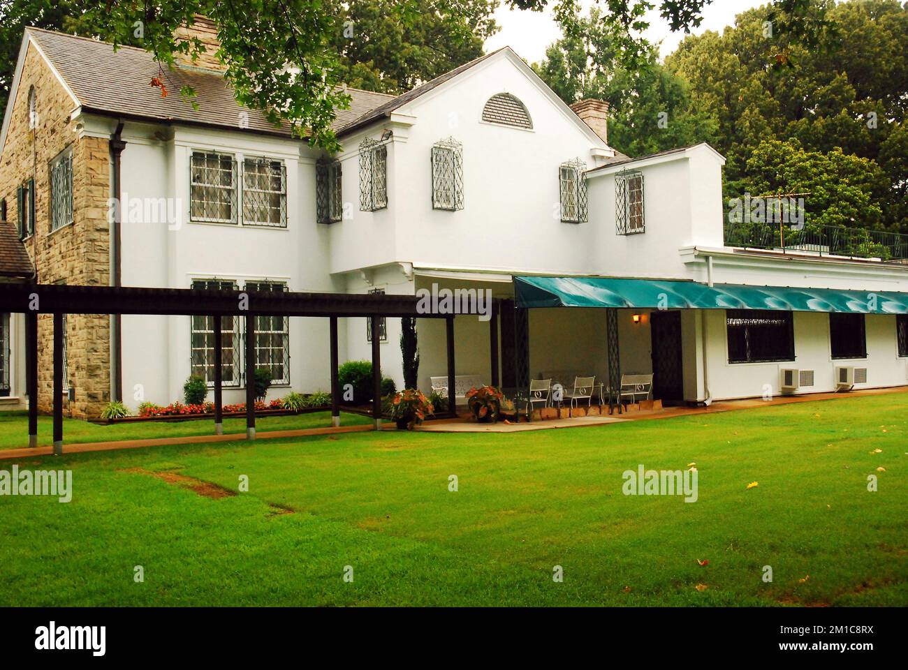 Im Hinterhof von Graceland, dem Haus von Elvis Presley, in Memphis, Tennessee Stockfoto