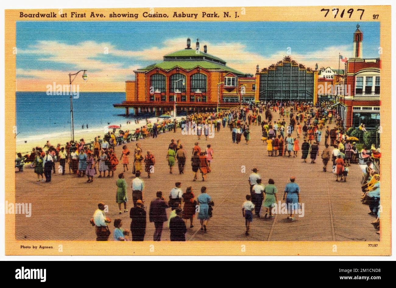 Promenade an der First Ave. Mit Kasino, Asbury Park, N. J. , Promenade, Sport- und Erholungseinrichtungen, Stränden, Tichnor Brothers Collection, Postkarten der Vereinigten Staaten Stockfoto