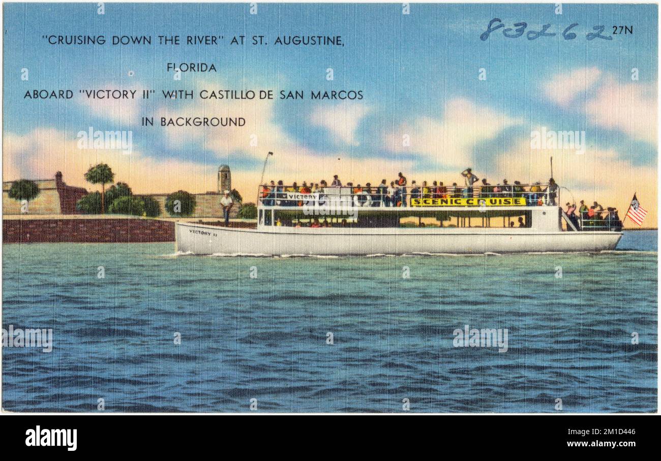 „Fahrt den Fluss hinunter“ in St. Augustine, Florida an Bord von „Victory II“ mit Castillo de San Marcos im Hintergrund, Boote, historische Stätten, Tichnor Brothers Collection, Postkarten der Vereinigten Staaten Stockfoto