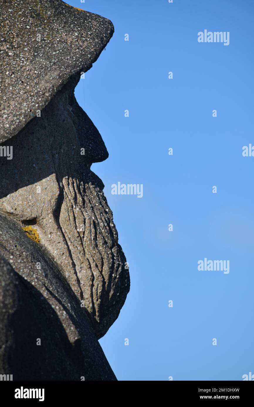 Detail einer Granitskulptur eines Goldbergmanns in Greymouth, Neuseeland, 2022 Stockfoto