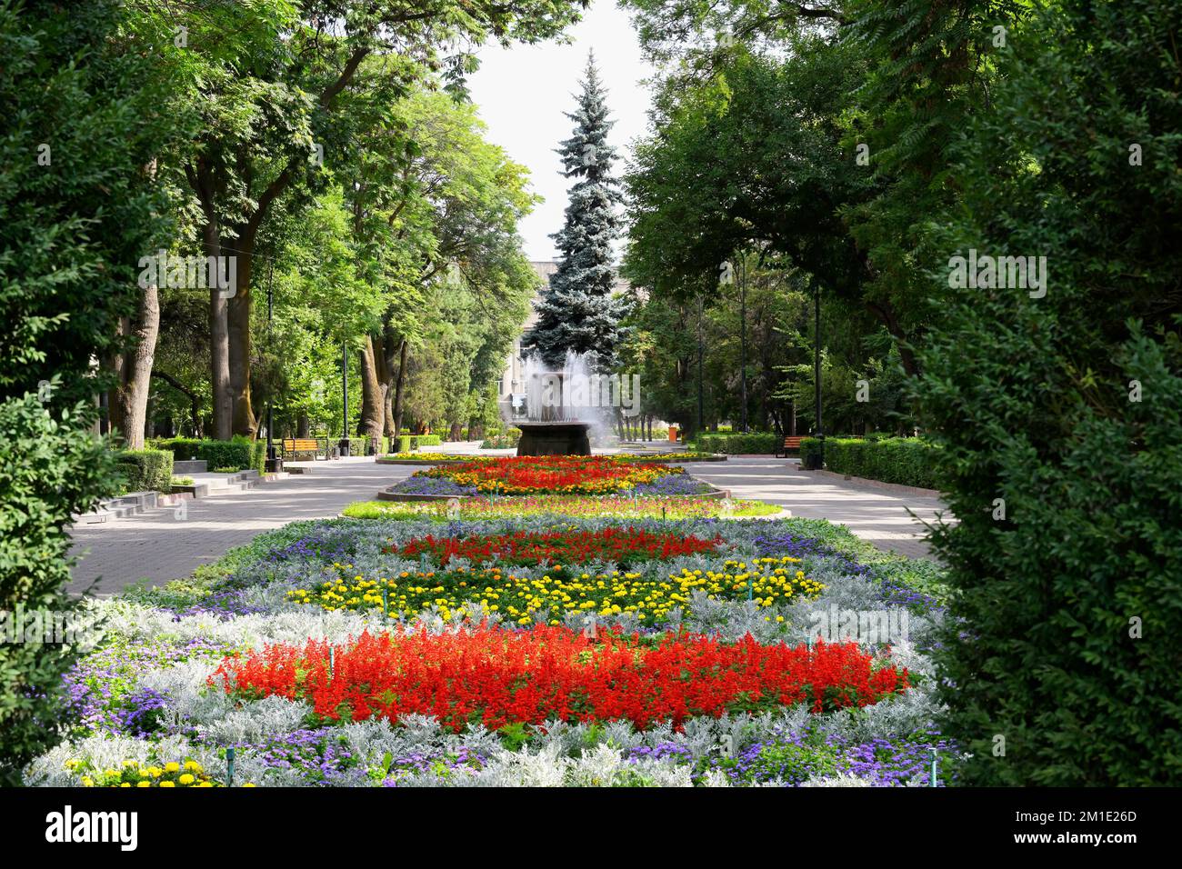 Oak Park, Blumenbett, Bischkek, Kirgisistan Stockfoto