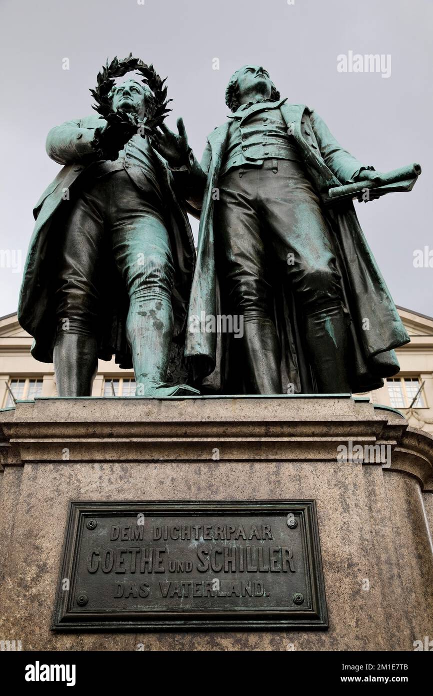 Doppelstandbild Goethe-Schiller-Denkmal von Ernst Rietschel, Friedrich von Schiller, Johann Wolfgang Goethe, Weimar, Thüringen, Deutschland, Europa Stockfoto