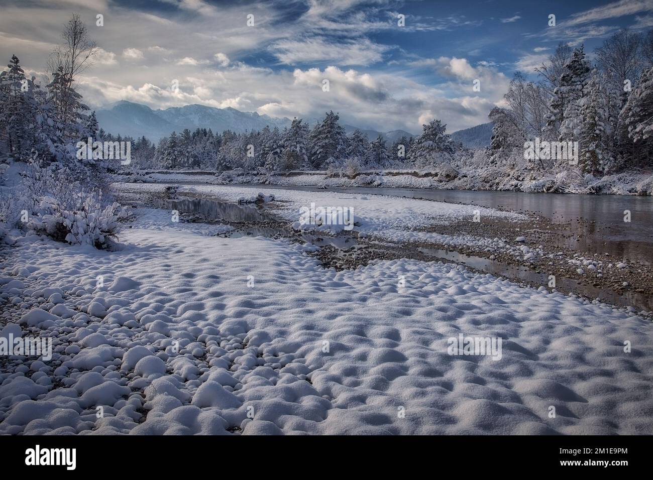 DE - BAYERN: Winter entlang der Isar in Lenggries, Oberbayern Stockfoto