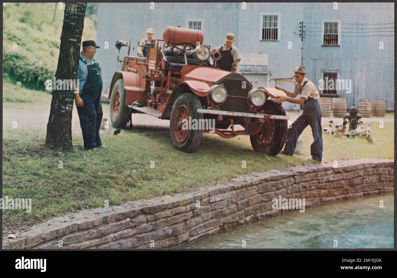 Jack Daniels Feuerwehrauto, Jack Daniel Distillery, Tichnor Brothers Collection, Postkarten der Vereinigten Staaten Stockfoto