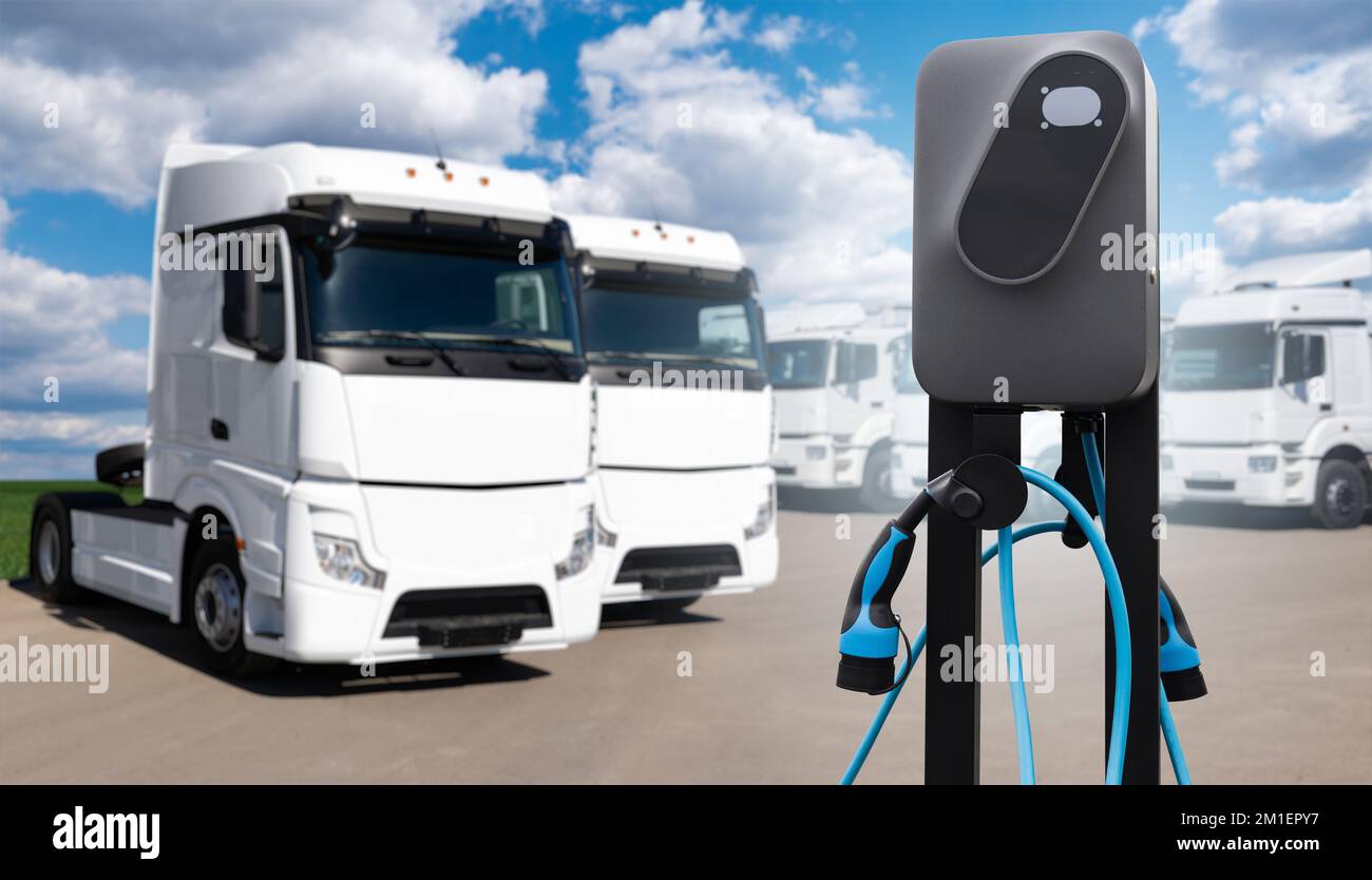 Elektrofahrzeug mit Ladestation. Konzept Stockfoto