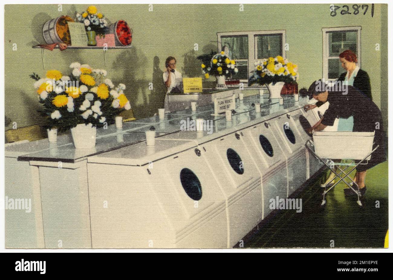 Waschsalon, Halbstündiger Wäscheservice, Selbstbedienung, Post Office Alley, Clinton, Iowa, Commercial Facilities, Tichnor Brothers Collection, Postkarten der Vereinigten Staaten Stockfoto