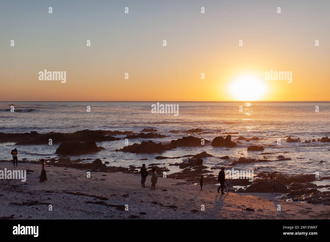 Wunderschöner Sonnenuntergang und Entspannung in Sea Point Kapstadt Afrika Stockfoto