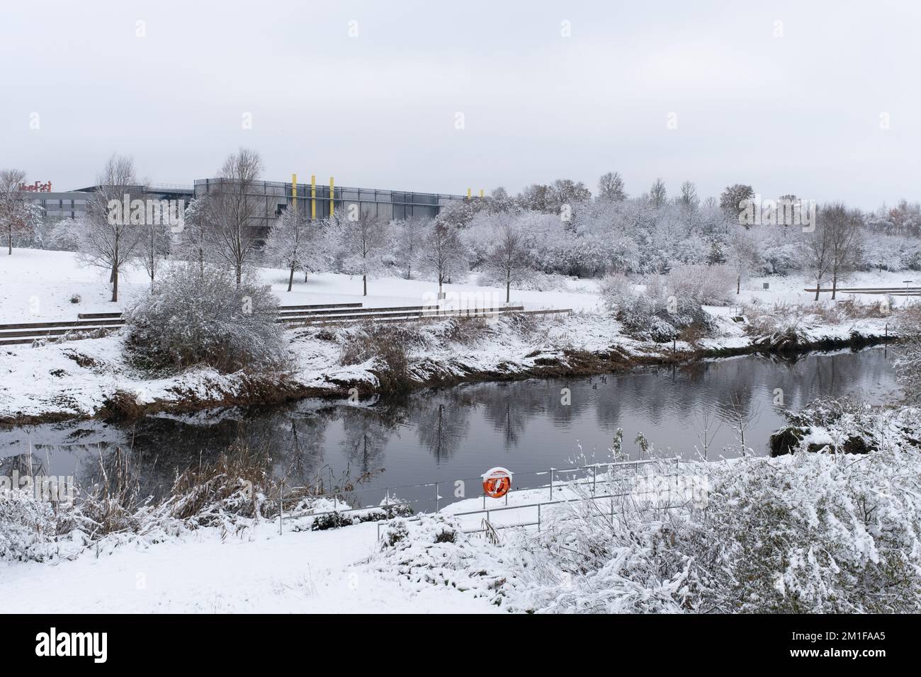 London, Vereinigtes Königreich - Dezember 2022 : Queen Elizabeth Olympic Park im Schnee. Stockfoto