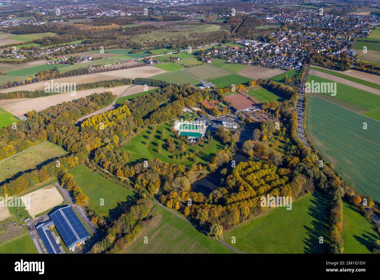 Luftaufnahme, Selbachpark mit Hotel und Pool im Bezirk Pelkum in Hamm, Ruhrgebiet, Nordrhein-Westfalen, Deutschland, Badehaus, Badeanlage Stockfoto